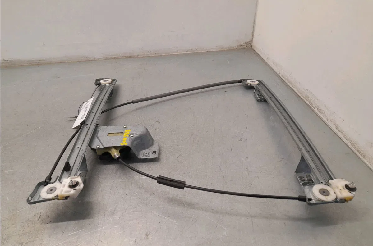 Mecanisme  moteur lève-glace avant droit Renault KANGOO - GRAND KANGOO II (KW0-1_) 1.5 dci 90 (kw05, kw08, kw0g, kw11) (