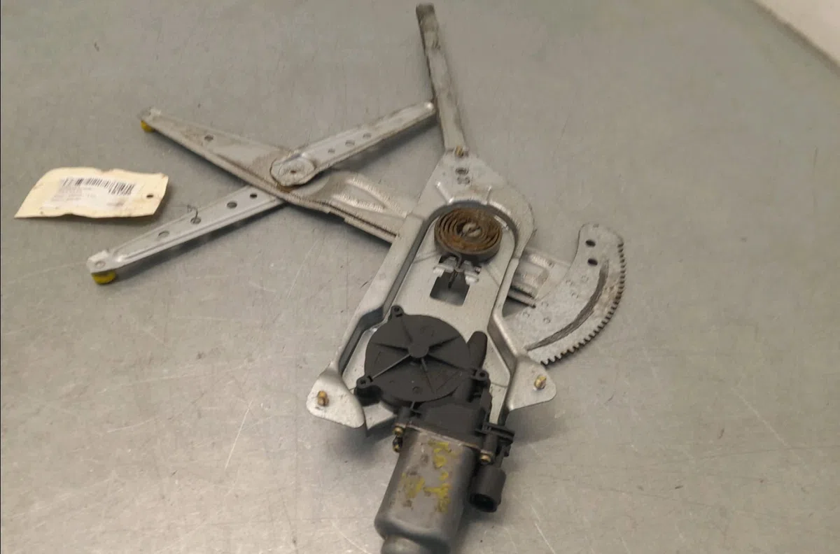 Mecanisme  moteur lève-glace avant droit RENAULT KANGOO I  1.5 DCI 70ch occasion