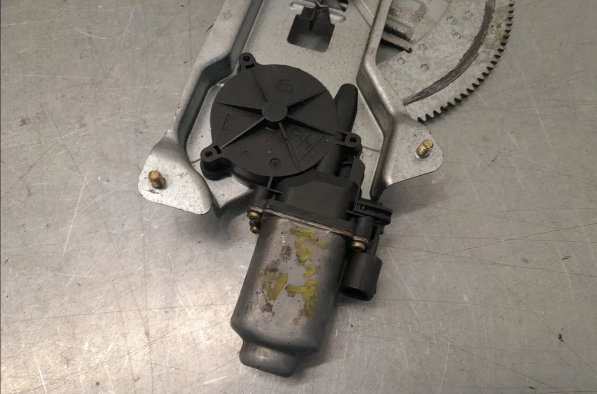 Mecanisme  moteur lève-glace avant droit RENAULT KANGOO I  1.5 DCI 70ch occasion