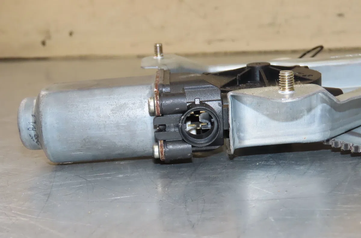 Mecanisme  moteur lève-glace avant droit Renault KANGOO (KC0-1_) 1.2 16v (kc05, kc06, kc03, kc0t, kc0w, kc1d) (2001) occ