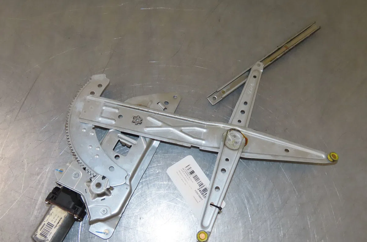 Mecanisme  moteur lève-glace avant droit Renault KANGOO (KC0-1_) 1.2 16v (kc05, kc06, kc03, kc0t, kc0w, kc1d) (2001) occ