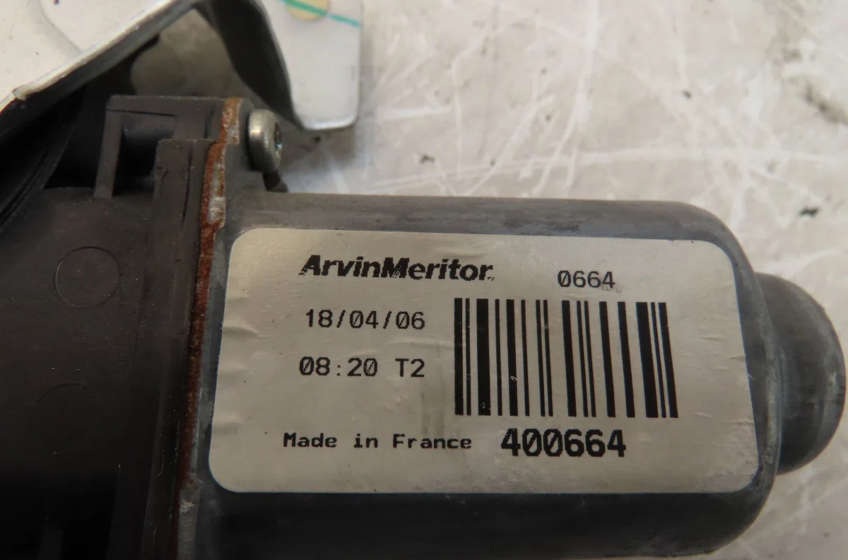 Mecanisme  moteur lève-glace avant droit Renault KANGOO (KC0-1_) 1.6 16v (2001) occasion
