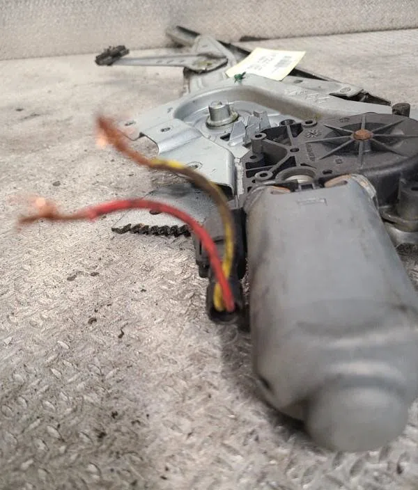 Mecanisme  moteur lève-glace avant droit RENAULT LAGUNA 1  LAGUNA 1 PHASE 1 occasion