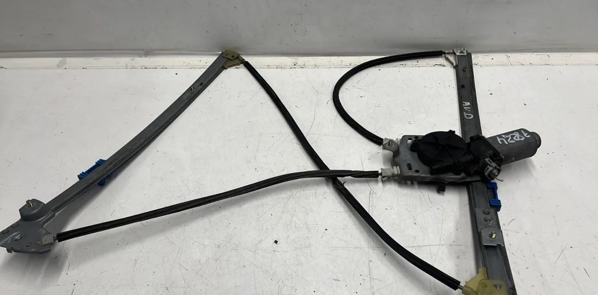 Mecanisme moteur lève-glace avant droit RENAULT LAGUNA 2 PHASE 1 BREAK occasion