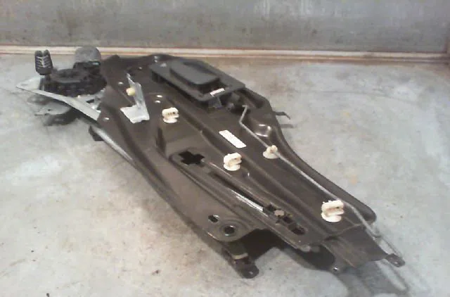 Mecanisme + moteur lève-glace avant droit RENAULT LAGUNA 2000 occasion
