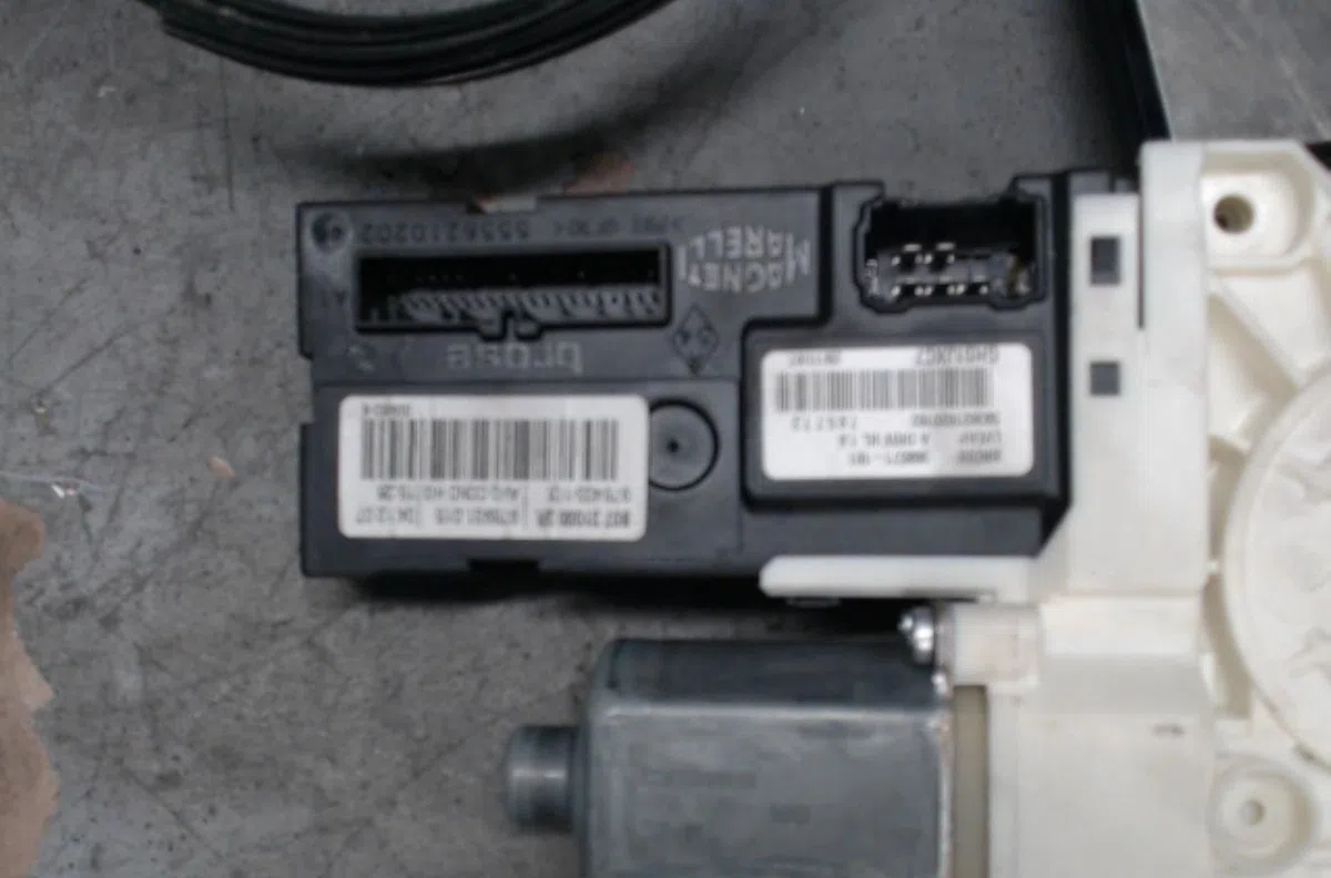 Mecanisme  moteur lève-glace avant droit RENAULT LAGUNA 3  LAGUNA 3 PHASE 1 occasion