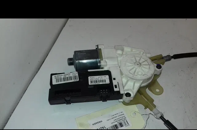 Mecanisme  moteur lève-glace avant droit Renault LAGUNA Coupé (DT0-1) 1.5 dci (2012-2015) occasion