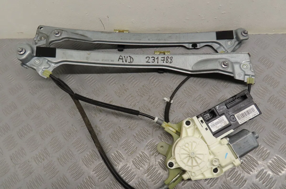 Mecanisme  moteur lève-glace avant droit Renault LAGUNA III (BT0-1) 2.0 16v (bt05, bt0f, bt0w) (2007-2012) occasion