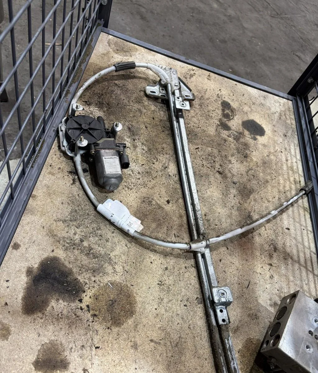 Mecanisme moteur lève-glace avant droit RENAULT MASTER 2 PHASE 1 occasion