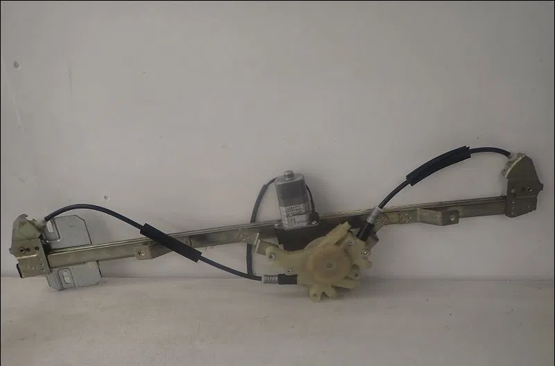 Mecanisme  moteur lève-glace avant droit Renault MASTER II Camionnette (FD) 2.5 dci 100 (fd0u, fd0v) (2003) occasion