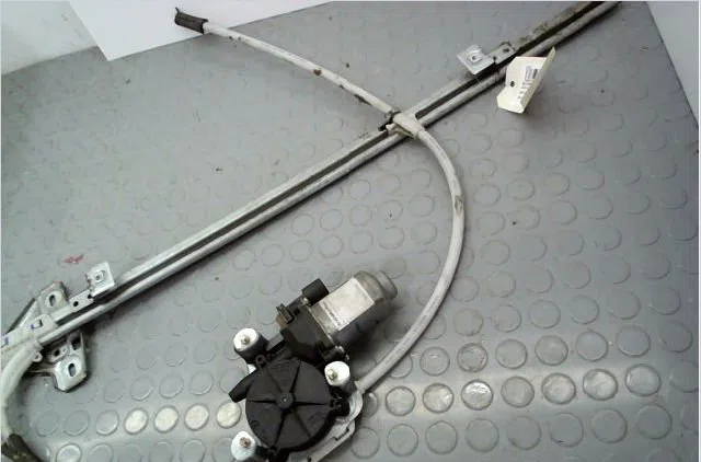 Mecanisme  moteur lève-glace avant droit Renault MASTER II Camionnette (FD) 2.5 dci 120 (2001) occasion