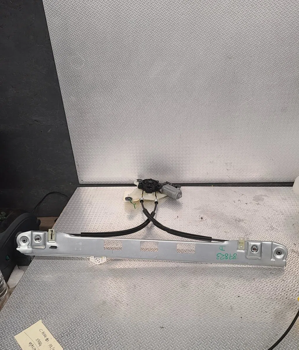 Mecanisme  moteur lève-glace avant droit Renault MASTER III Camion plate-forme-Châssis (EV, HV, UV) 2.3 dci 130 rwd (hv0