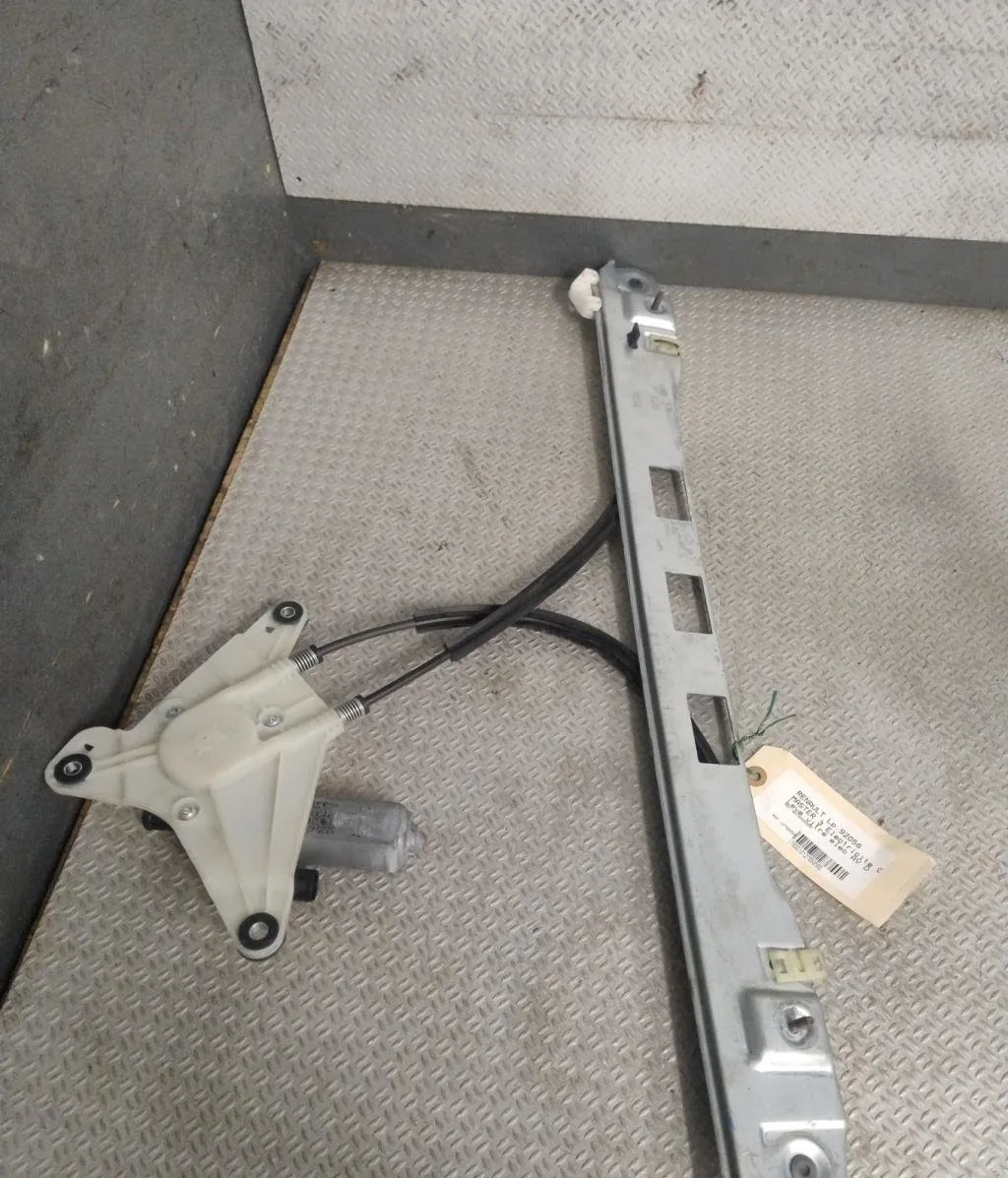 Mecanisme moteur lève-glace avant droit Renault MASTER III Camion plate-forme-Châssis (EV, HV, UV) 2.3 dci 145 fwd (ev0