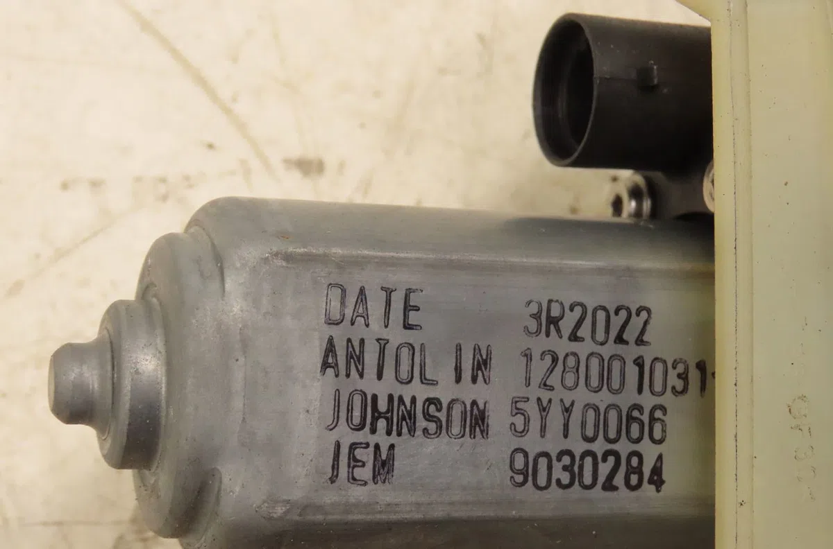 Mecanisme  moteur lève-glace avant droit Renault MASTER III Camion plate-forme-Châssis (EV, HV, UV) 2.3 dci 150 fwd (ev0