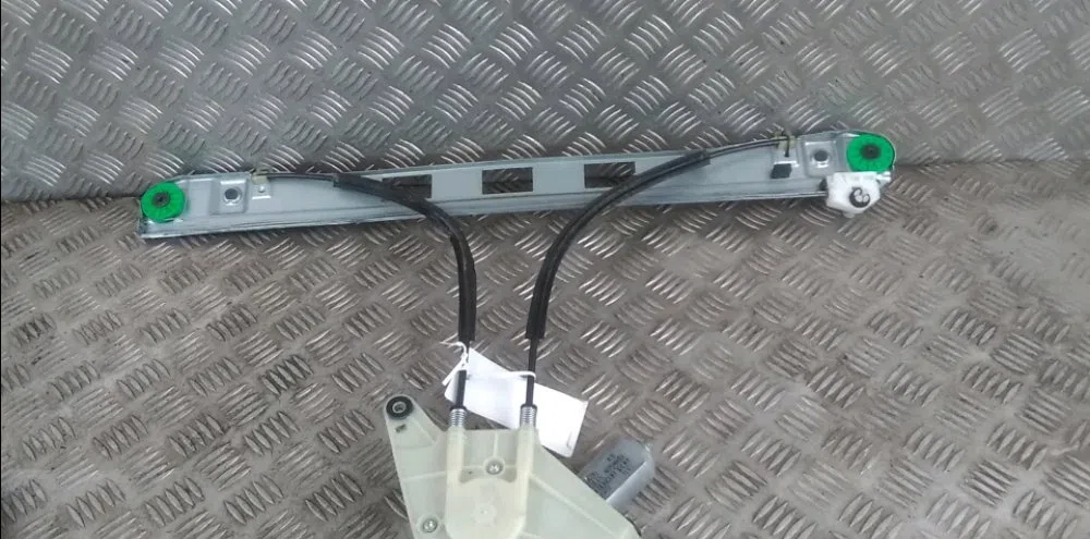 Mecanisme  moteur lève-glace avant droit Renault MASTER III Camionnette (FV) 2.3 dci 135 fwd (fv0n, fv08) (2014) occasio