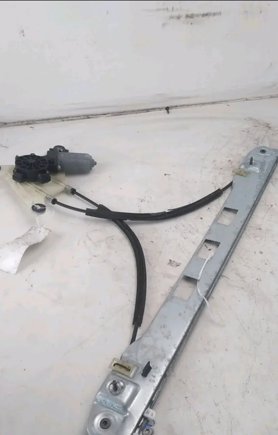 Mecanisme moteur lève-glace avant droit Renault MASTER III Camionnette (FV) 2.3 dci 150 fwd (fv0f, fv03) (2013) occasio