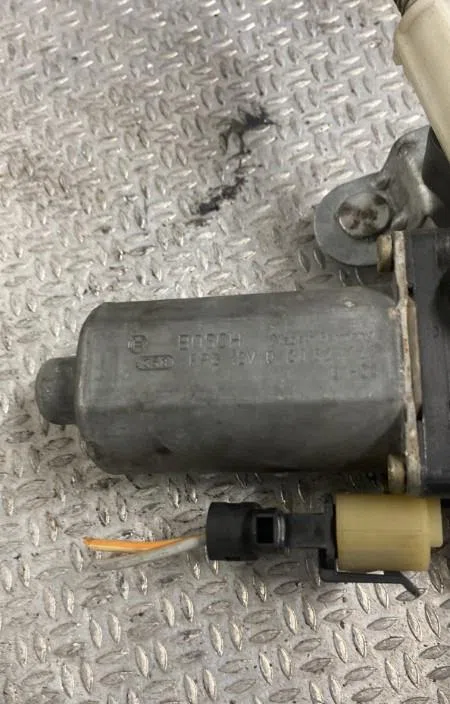 Mecanisme  moteur lève-glace avant droit RENAULT MEGANE 1  MEGANE 1 PHASE 2 occasion