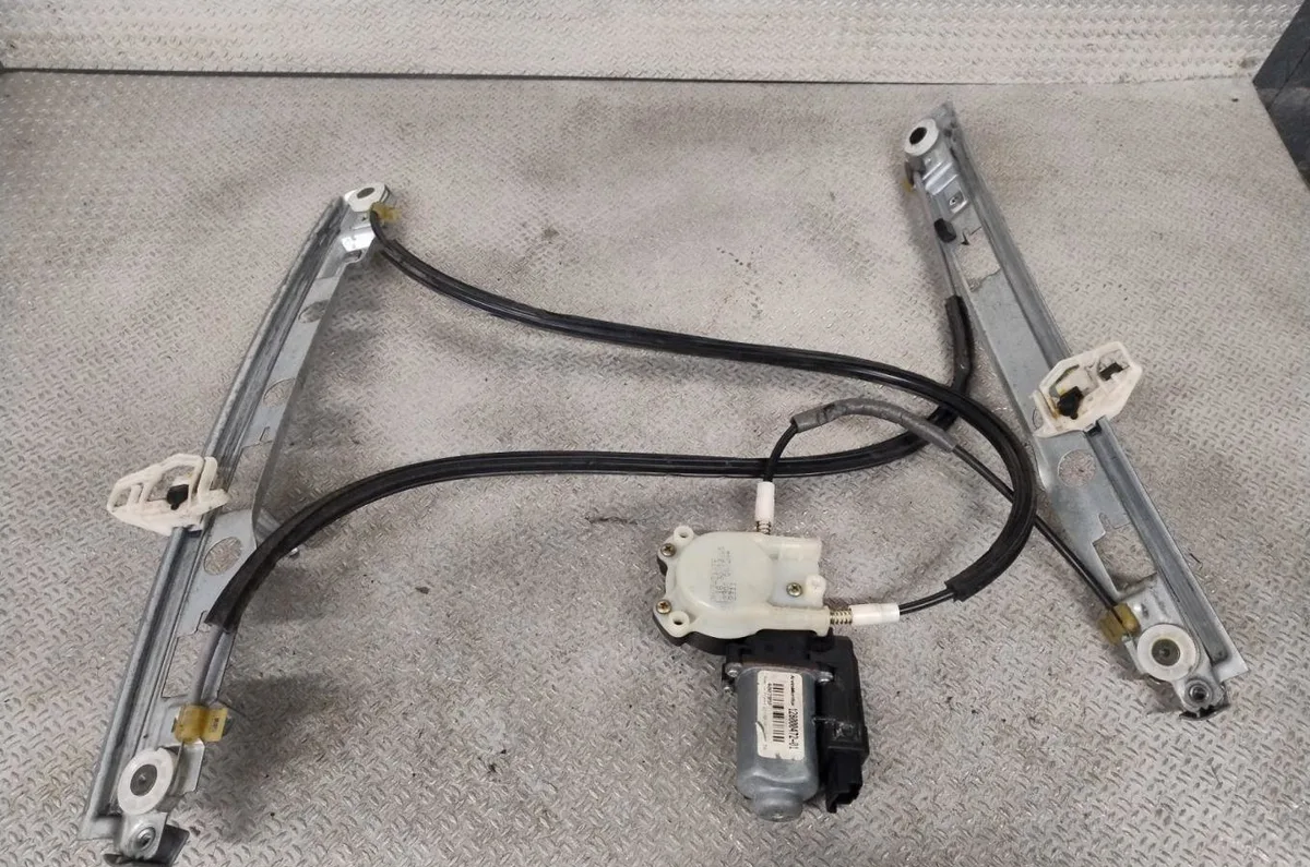 Mecanisme moteur lève-glace avant droit RENAULT MEGANE 2 MEGANE 2 PHASE 1 occasion