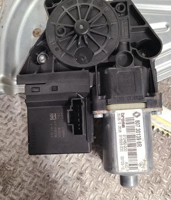 Mecanisme  moteur lève-glace avant droit RENAULT MEGANE 3  MEGANE 3 PHASE 2 occasion