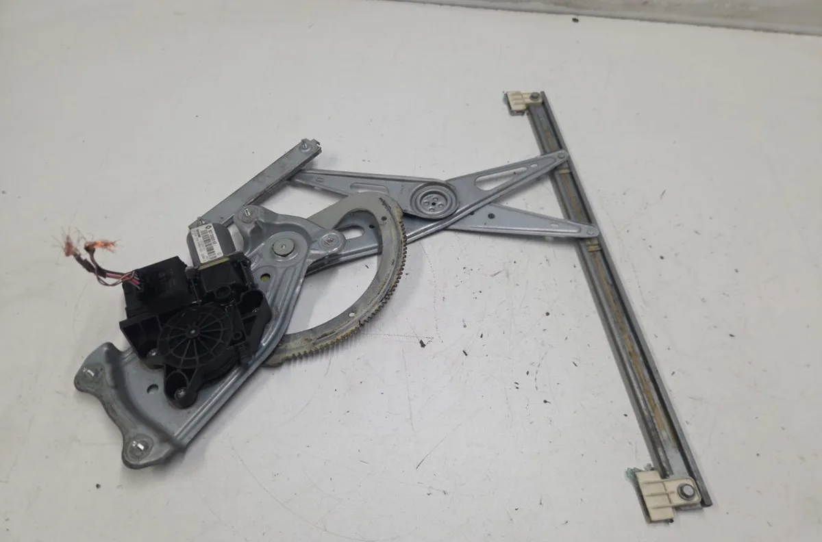 Mecanisme  moteur lève-glace avant droit RENAULT MEGANE 3 PHASE 1 COUPE occasion