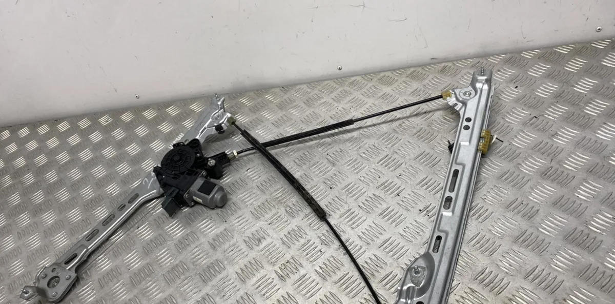 Mecanisme moteur lève-glace avant droit RENAULT MEGANE 4 PHASE 1 occasion