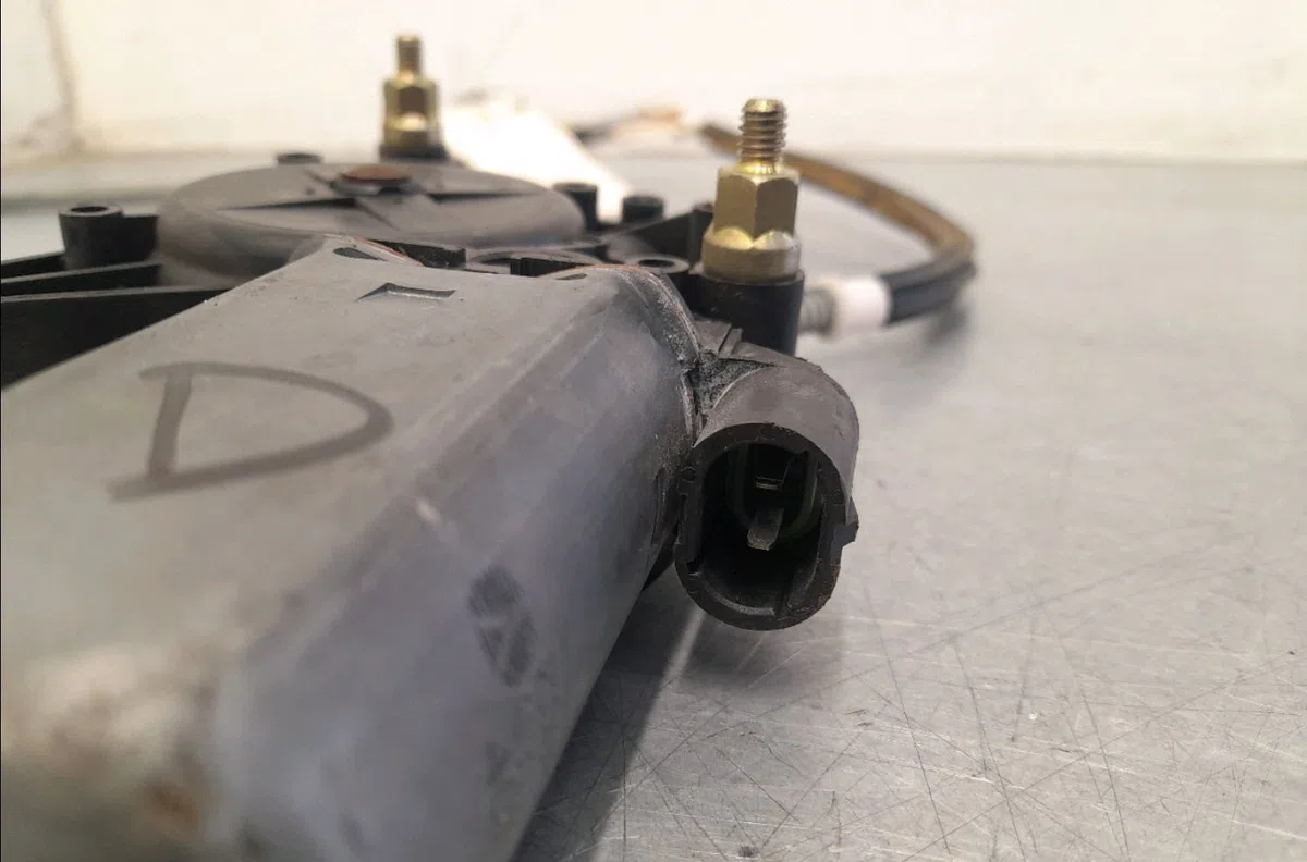 Mecanisme  moteur lève-glace avant droit RENAULT MEGANE I  1.6i 107ch occasion