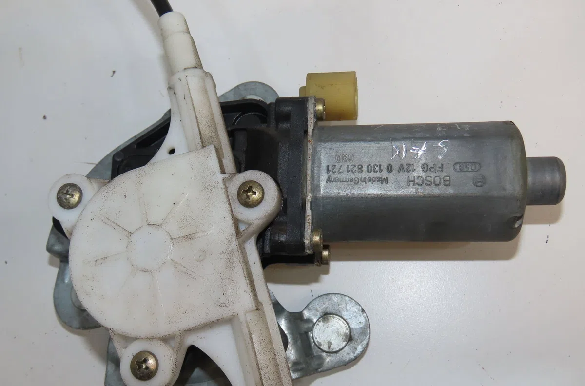 Mecanisme  moteur lève-glace avant droit Renault MEGANE I (BA0-1_) 1.4 16v (ba0d, ba1h, ba0w, ba10) (1999-2003) occasion