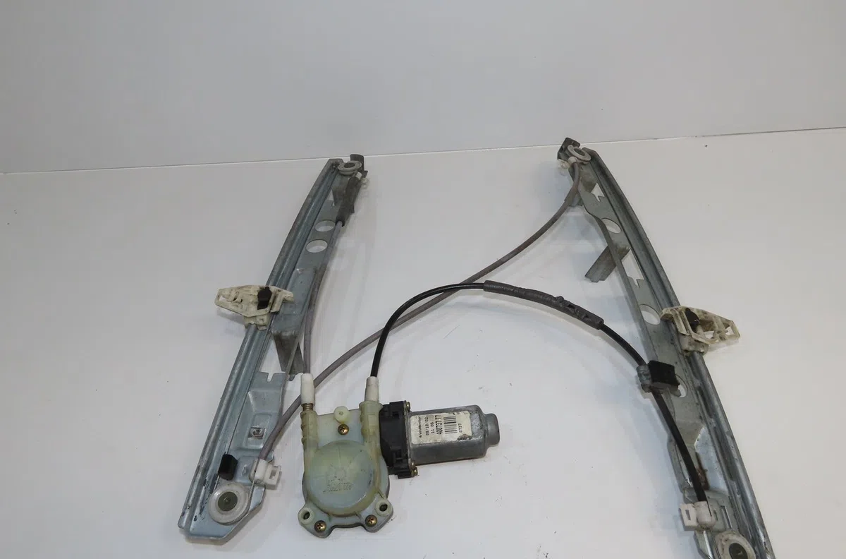 Mecanisme  moteur lève-glace avant droit Renault MEGANE II (BM0-1_, CM0-1_) 1.6 16v (bm0c, cm0c) (2002-2008) occasion