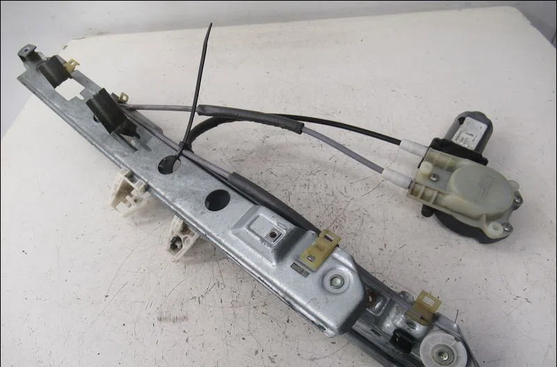 Mecanisme  moteur lève-glace avant droit Renault MEGANE II Break (KM0-1_) 1.5 dci (km16, km1e) (2005-2008) occasion