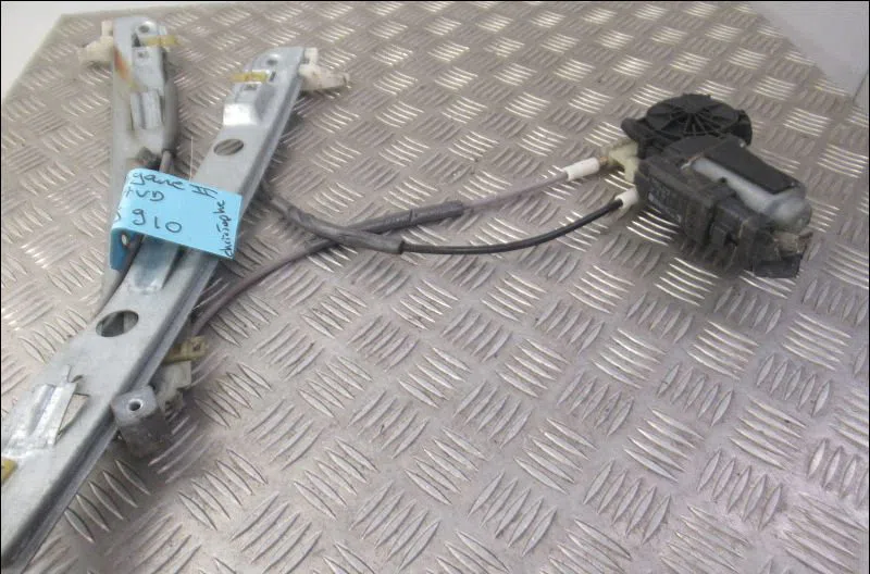 Mecanisme  moteur lève-glace avant droit Renault MEGANE II Break (KM0-1_) 1.9 dci (kmrg, km1g, km0g, km2c) (2003-2009) o