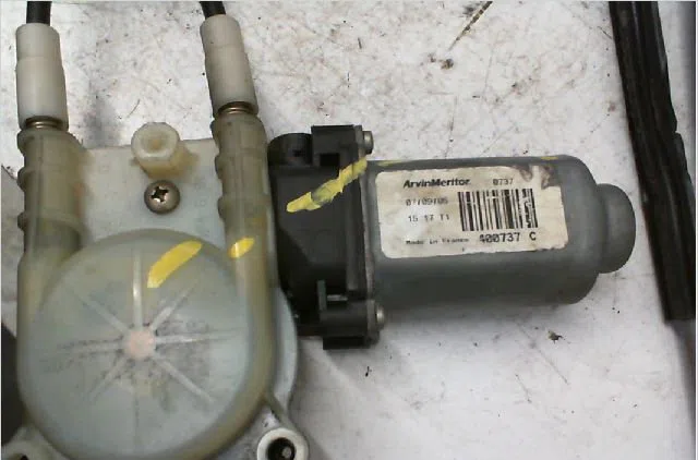 Mecanisme  moteur lève-glace avant droit RENAULT MEGANE II Phase 1 09-2003--12-2005 occasion