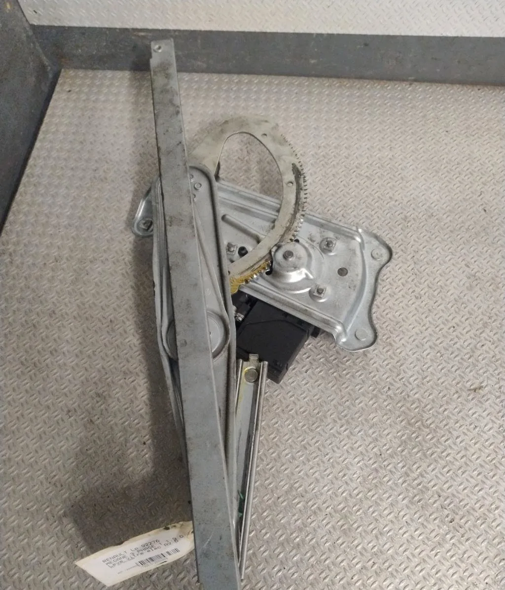 Mecanisme  moteur lève-glace avant droit Renault MEGANE III 3-5 portes (BZ0-1_, B3_) 1.9 dci (bz0n, bz0j) (2008) occasio