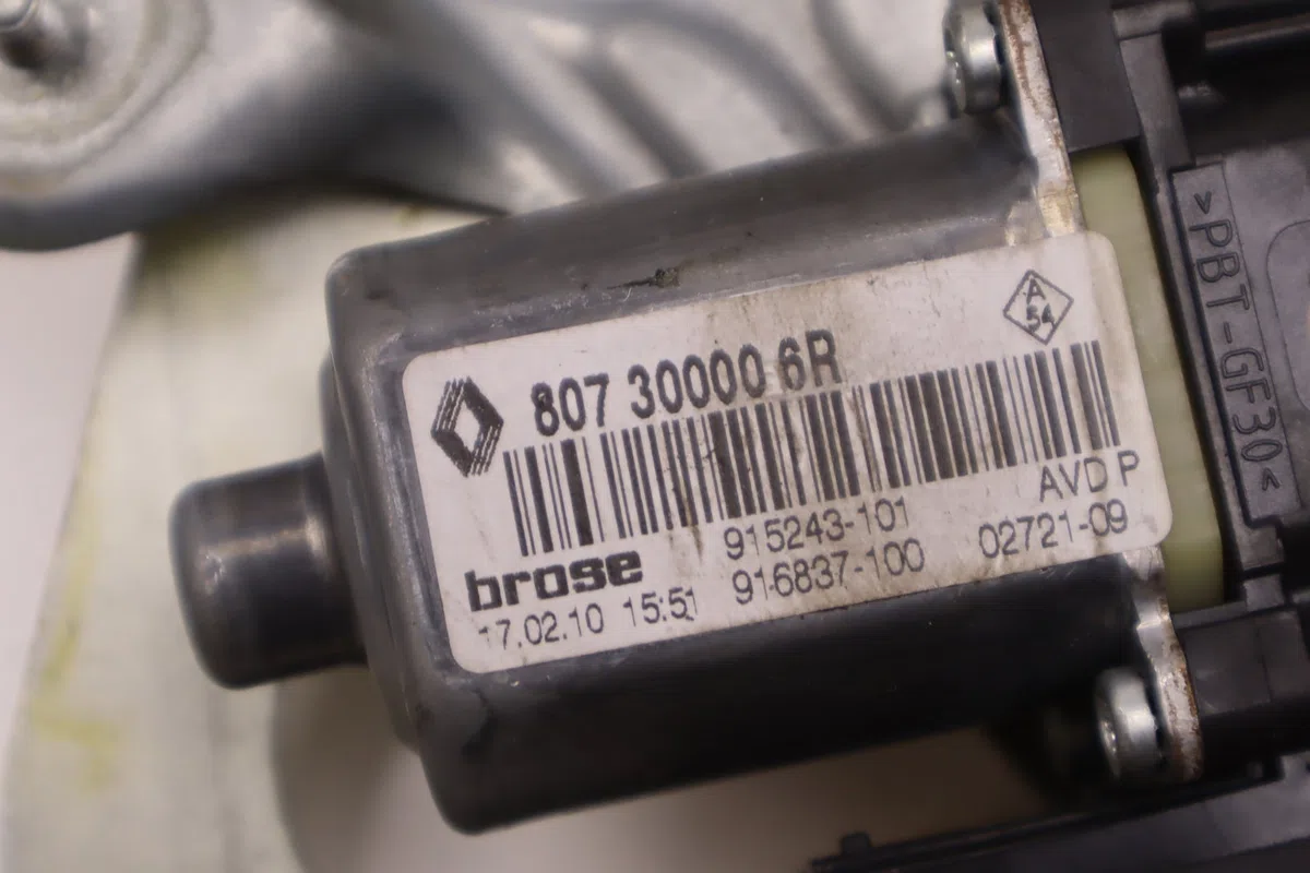 Mecanisme  moteur lève-glace avant droit Renault MEGANE III Coupé (DZ0-1_) 2.0 tce (dz1n) (2009) occasion