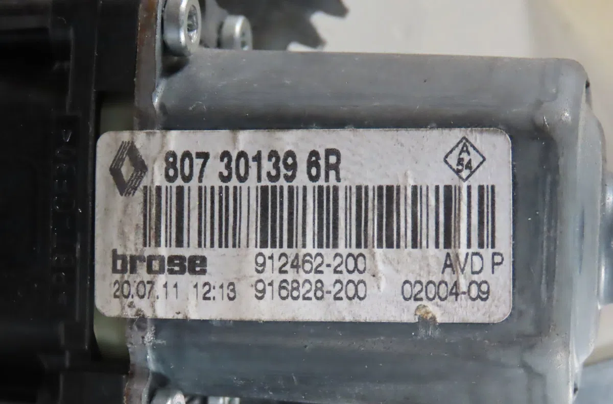 Mecanisme  moteur lève-glace avant droit Renault MEGANE III Grandtour (KZ0-1) 1.5 dci (kz09, kz0d, kz1g, kz29, kz14, kz1