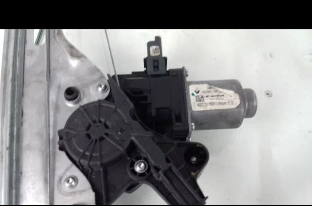 Mecanisme  moteur lève-glace avant droit Renault MEGANE IV 3-5 portes (B9A-M-N_) 1.5 dci 110 (b9a3) (2015) occasion