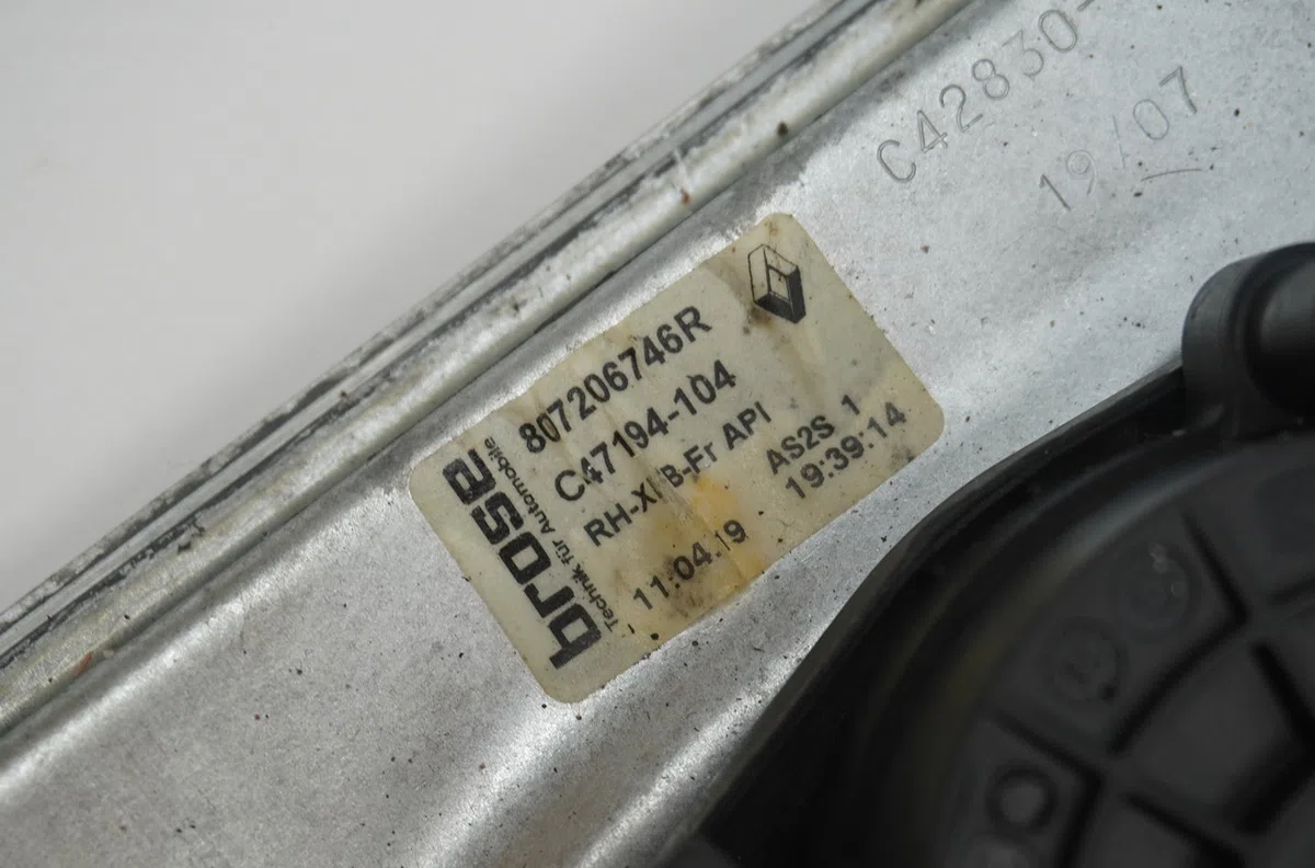 Mecanisme  moteur lève-glace avant droit Renault MEGANE IV 3-5 portes (B9A-M-N_) 1.8 rs 300 (b9m8) (2018) occasion