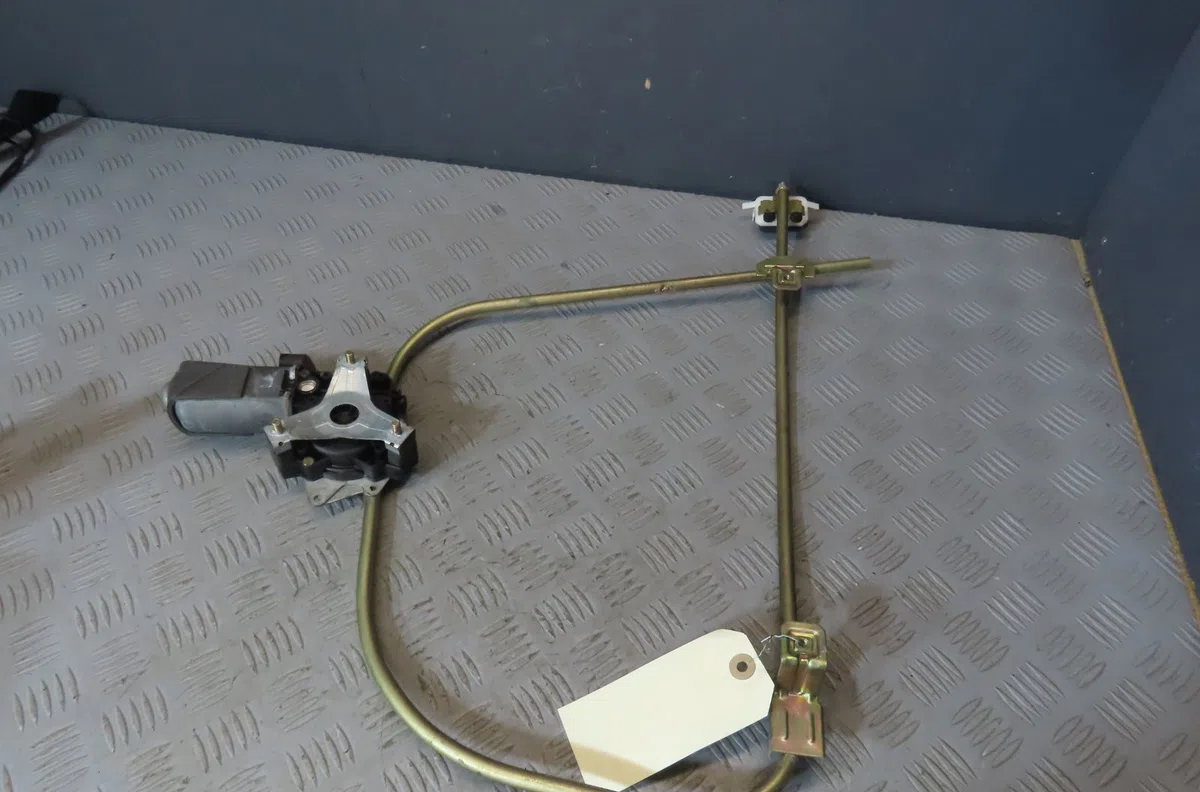 Mecanisme + moteur lève-glace avant droit RENAULT R19 1994 occasion