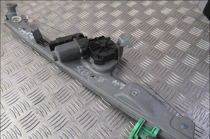 Mecanisme  moteur lève-glace avant droit Renault SCÉNIC II (JM0-1_) 1.5 dci (jm1e, jm16) (2005-2008) 5 portes occasion