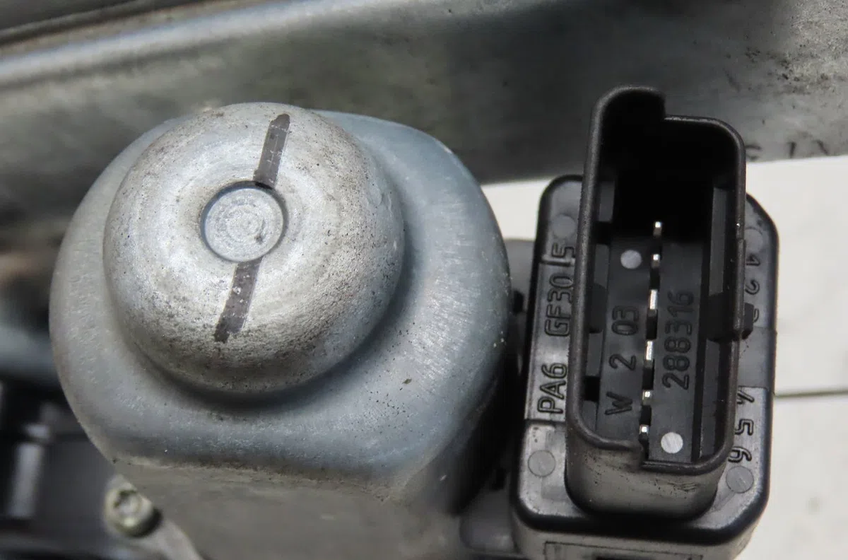Mecanisme  moteur lève-glace avant droit Renault SCÉNIC II (JM0-1_) 1.6 (jm0c, jm0j, jm1b) (2003-2006) 5 portes occasion