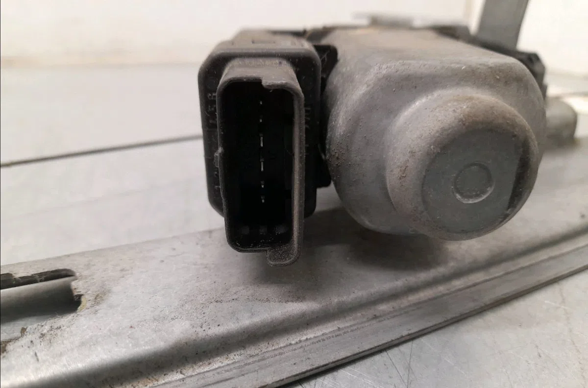 Mecanisme  moteur lève-glace avant droit Renault SCÉNIC II (JM0-1_) 1.9 dci (jm0g, jm12, jm1g, jm2c) (2003-2006) occasio