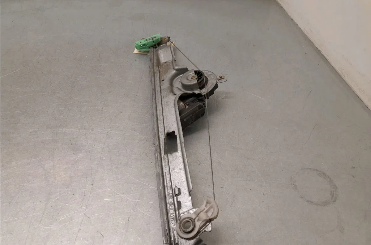 Mecanisme  moteur lève-glace avant droit Renault SCÉNIC II (JM0-1_) 1.9 dci (jm0g, jm12, jm1g, jm2c) (2003-2006) occasio