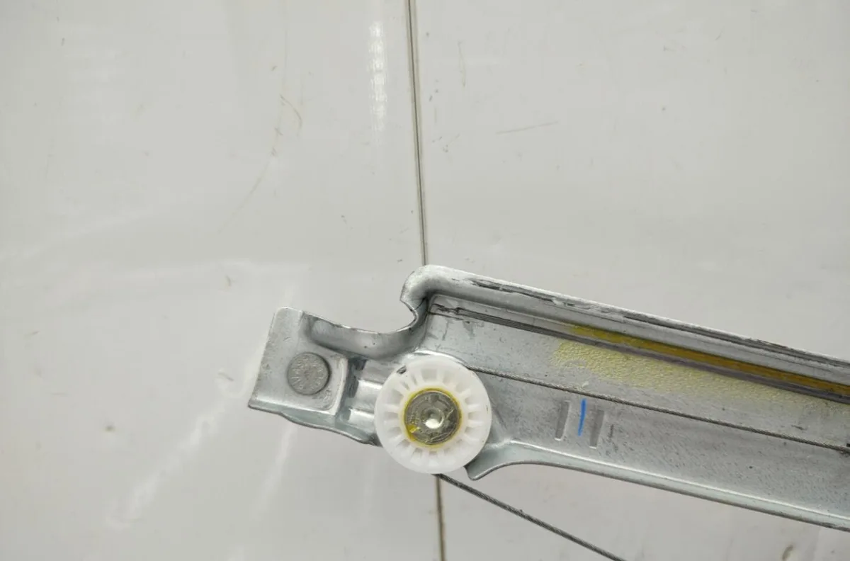 Mecanisme moteur lève-glace avant droit RENAULT TRAFIC 3 COURT PHASE 2 occasion