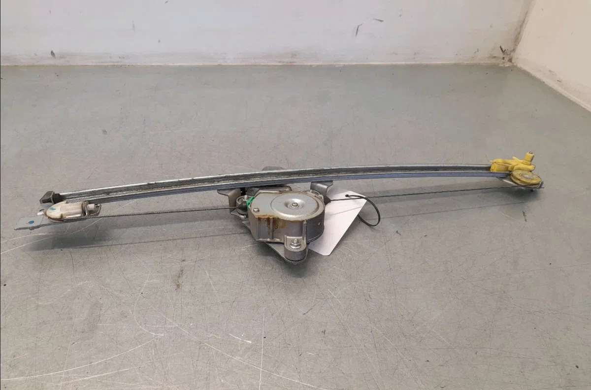 Mecanisme  moteur lève-glace avant droit RENAULT TRAFIC II  2.0 DCI 90ch occasion