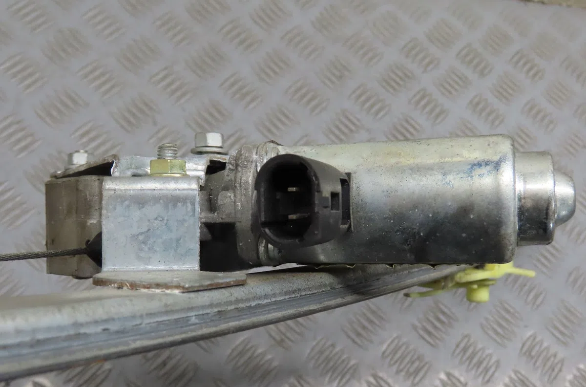 Mecanisme  moteur lève-glace avant droit Renault TRAFIC II Camionnette (FL) 2.5 dci 135 (fl0d) (2003-2006) occasion