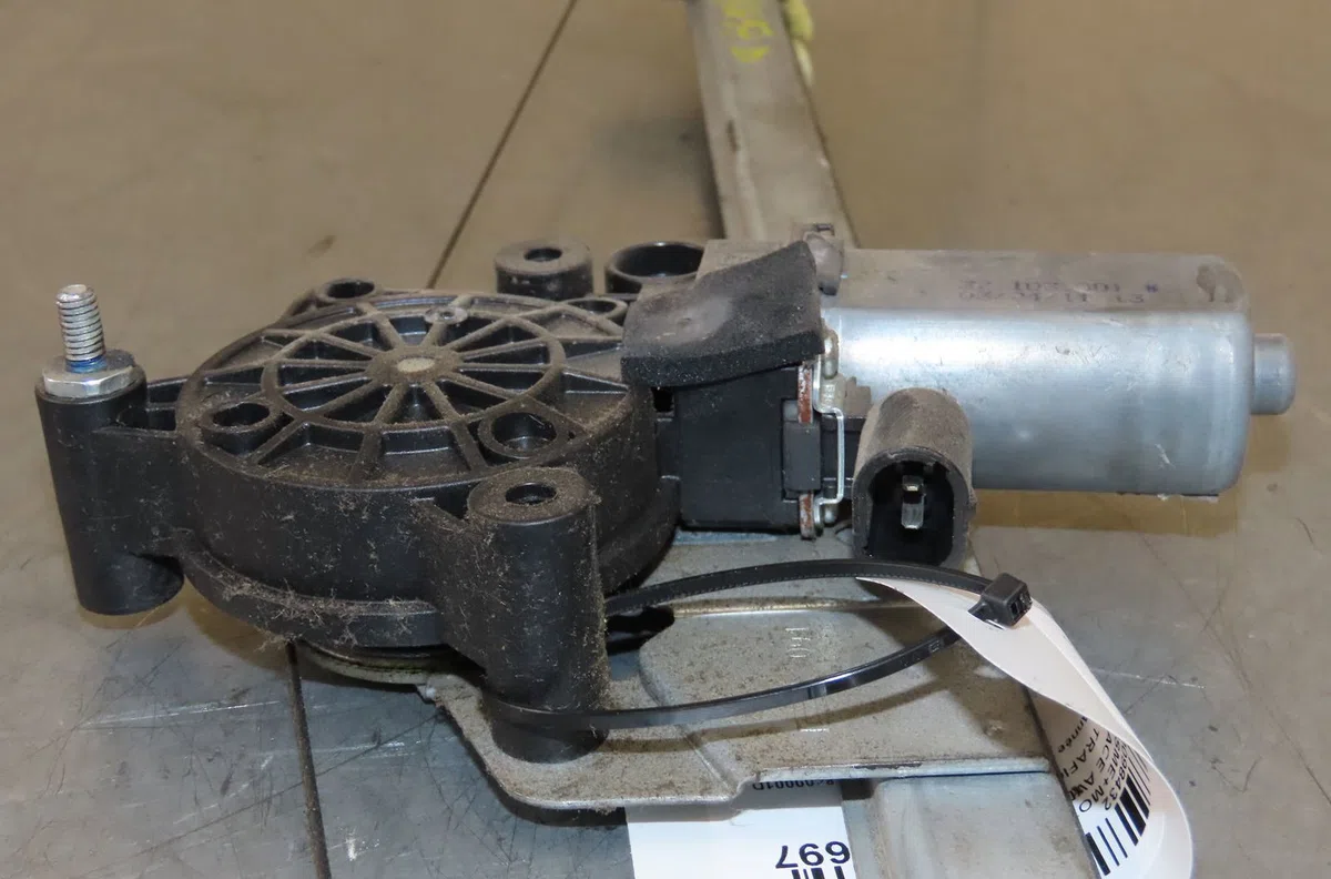 Mecanisme  moteur lève-glace avant droit Renault TRAFIC II Camionnette (FL) 2.5 dci 145 (fl0j) (2006) occasion