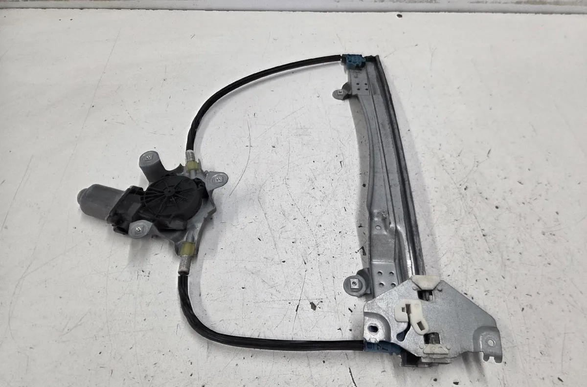 Mecanisme moteur lève-glace avant droit RENAULT TWINGO 2 PHASE 2 occasion