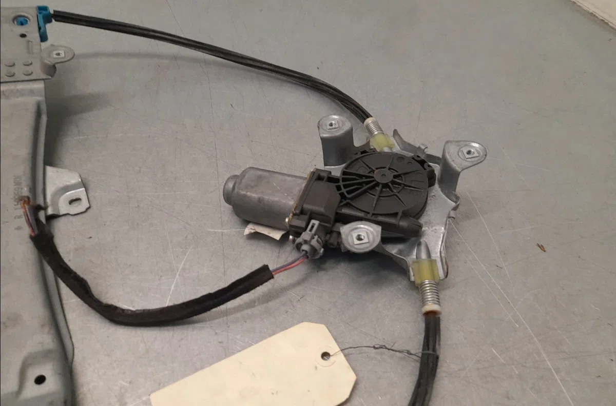 Mecanisme  moteur lève-glace avant droit RENAULT TWINGO II  1.2i 75ch occasion