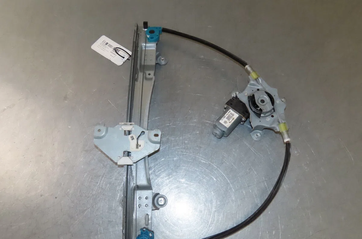 Mecanisme  moteur lève-glace avant droit Renault TWINGO II (CN0_) 1.5 dci 90 (2010) occasion