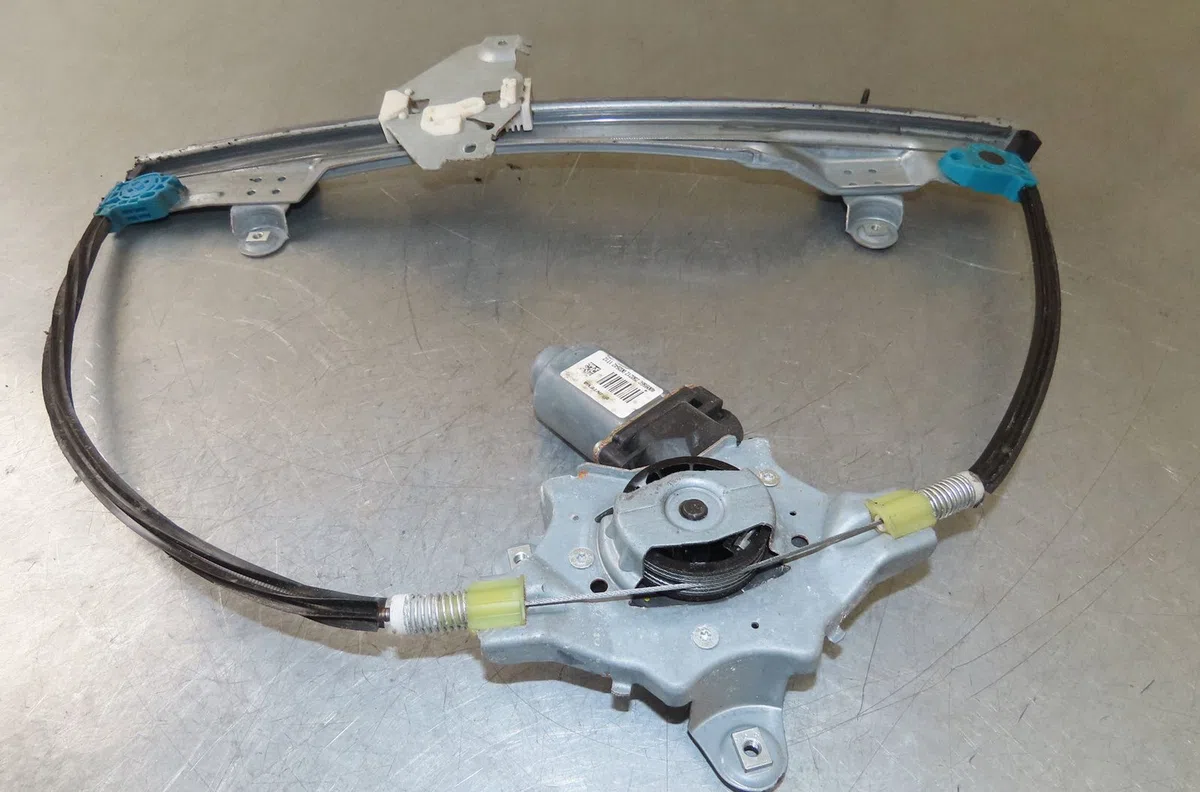 Mecanisme  moteur lève-glace avant droit Renault TWINGO II (CN0_) 1.5 dci 90 (2010) occasion
