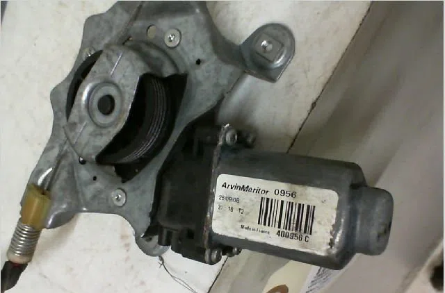 Mecanisme  moteur lève-glace avant droit RENAULT TWINGO II Phase 1 06-2007--11-2011 1.5 DCI 65ch occasion
